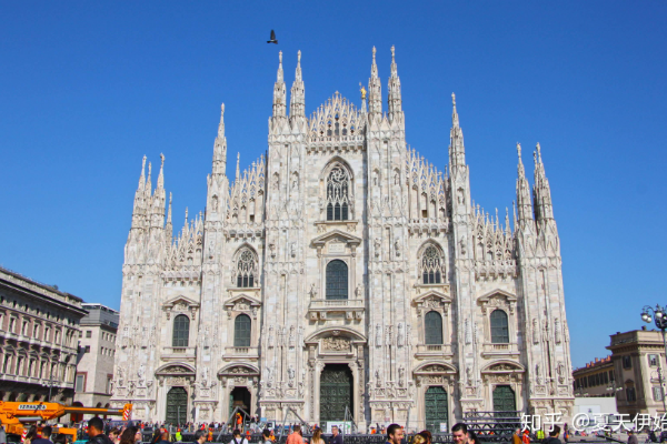 我们强调 我们强调